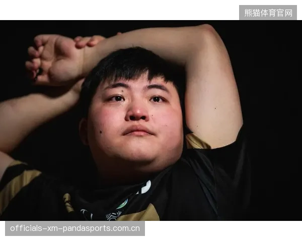 LPL粉丝怒喷：我们不是输，是被吊打